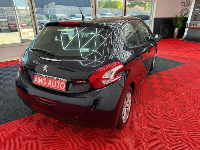 Peugeot 208 image 8