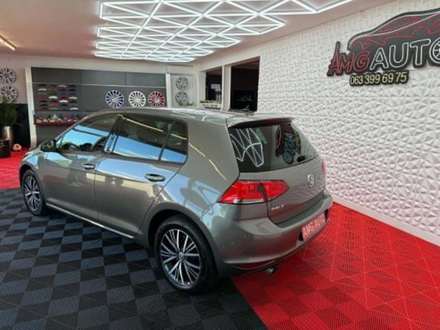 Volkswagen Golf image 6