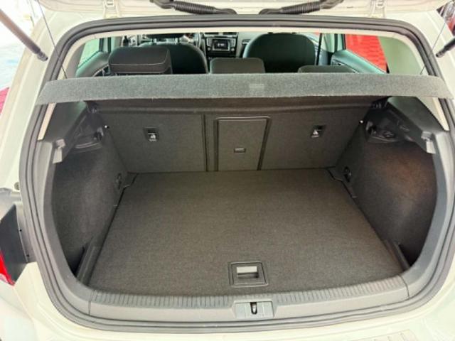 Volkswagen Golf image 7