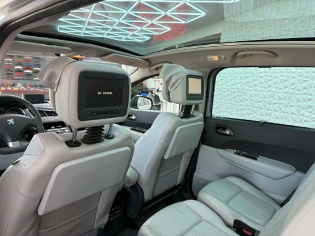 Peugeot 5008 image 6