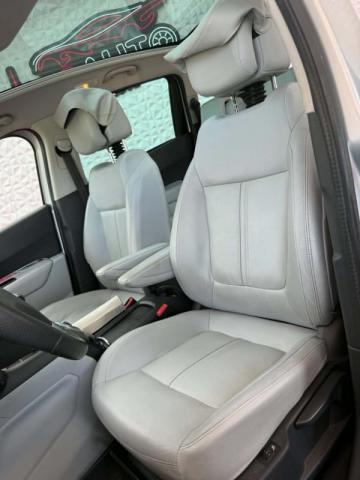 Peugeot 5008 image 3