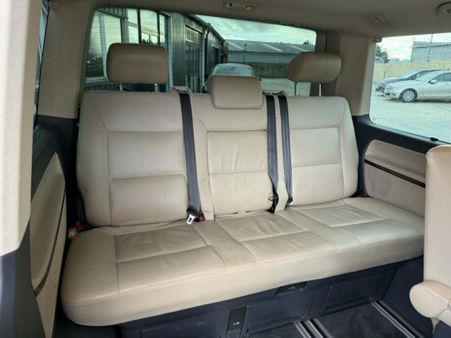 Volkswagen T5 Multivan image 8