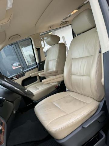 Volkswagen T5 Multivan image 9
