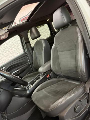 Ford Kuga image 9