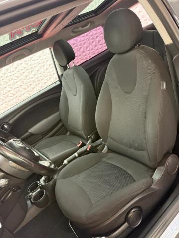 Mini Cooper D image 8