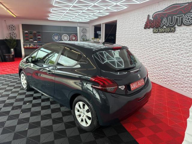 Peugeot 208 image 6
