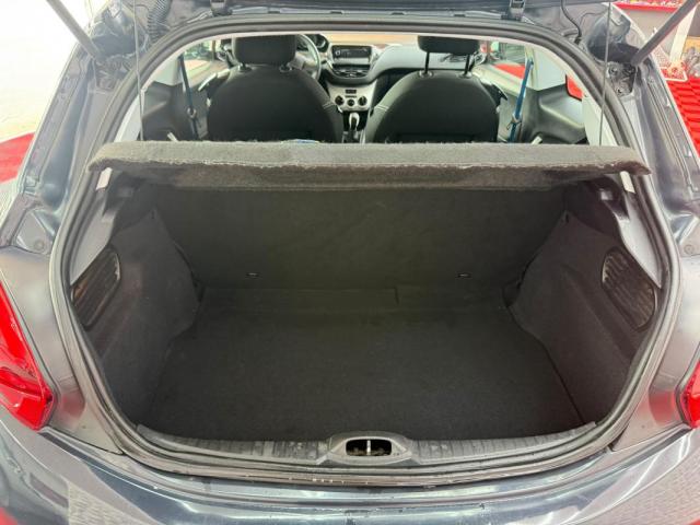 Peugeot 208 image 2