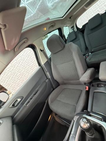 Peugeot 5008 image 4