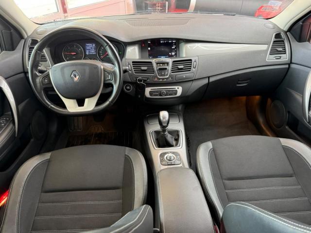 Renault Laguna Estate image 7