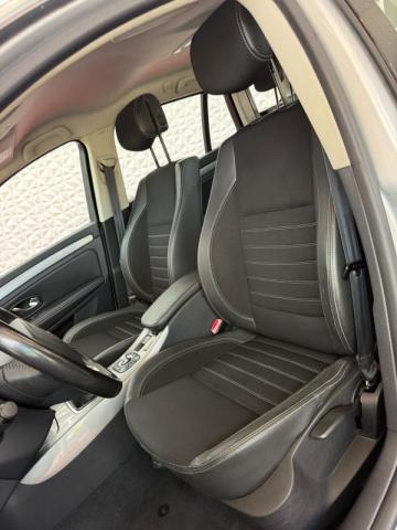 Renault Laguna Estate image 1