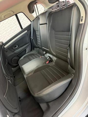 Renault Laguna Estate image 8