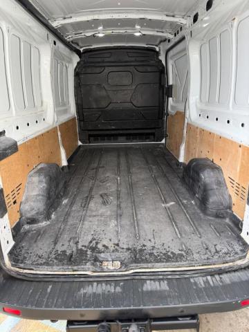 Ford Transit image 5