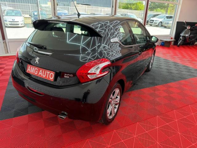 Peugeot 208 image 9