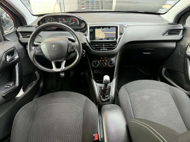 Peugeot 208 image 6