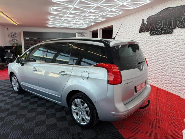 Peugeot 5008 image 2