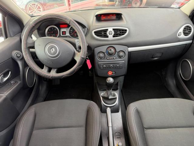 Renault Clio Estate image 8