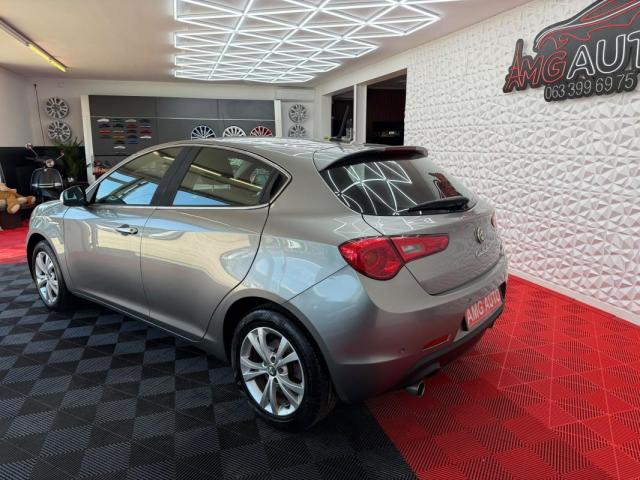 Alfa Romeo Giulietta image 6
