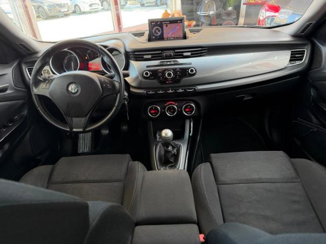 Alfa Romeo Giulietta image 7
