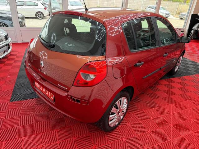 Renault Clio image 9