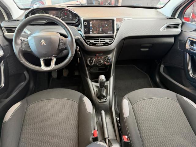 Peugeot 208 image 1