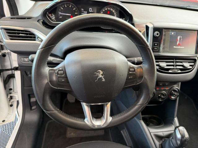 Peugeot 208 image 6