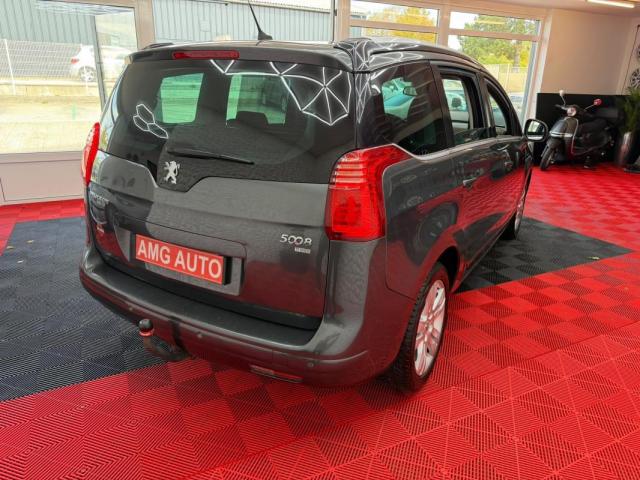 Peugeot 5008 image 1