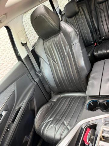 Peugeot 5008 image 3