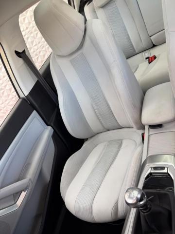 Peugeot 308 image 2