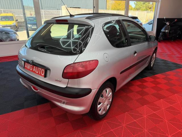 Peugeot 206 image 9