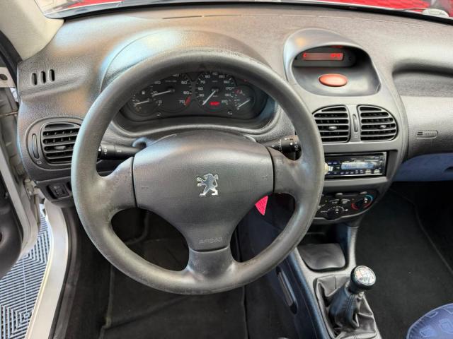 Peugeot 206 image 1