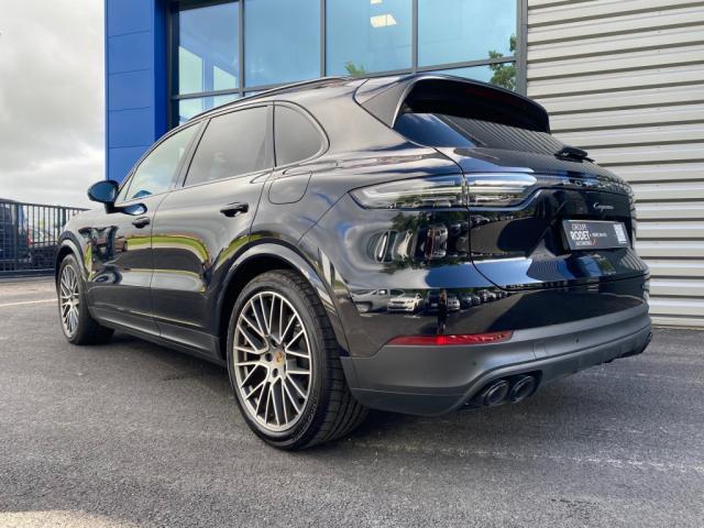 Porsche Cayenne image 2