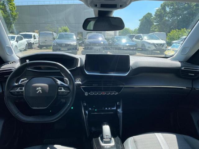 Peugeot 2008 image 2