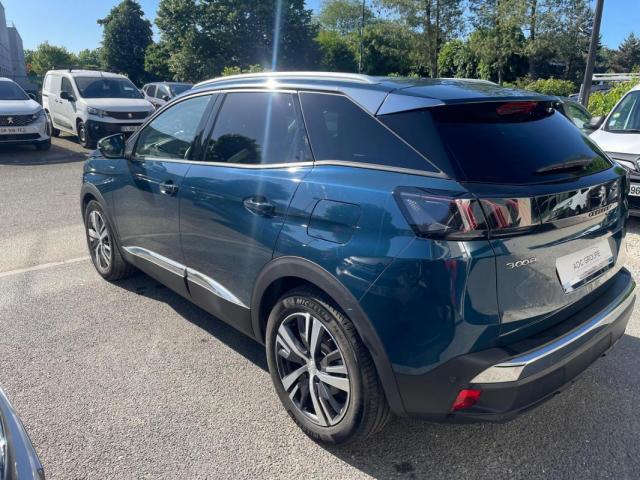 Peugeot 3008 Hybrid4 image 2