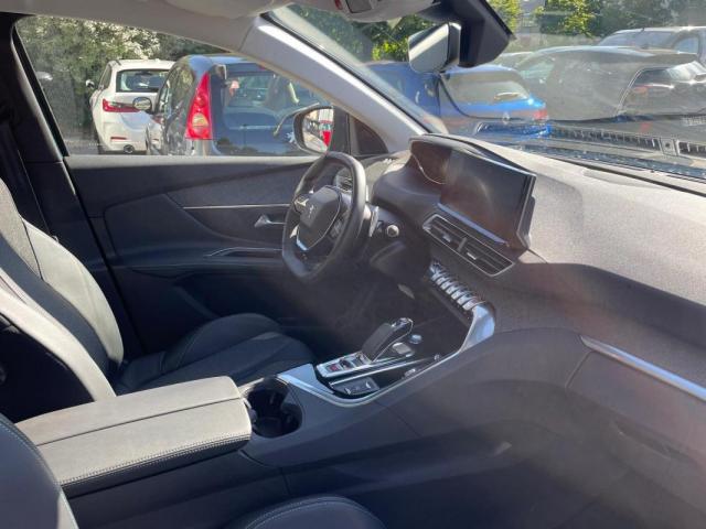 Peugeot 3008 Hybrid4 image 8
