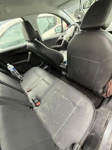 Peugeot 2008 image 9