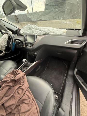 Peugeot 2008 image 1