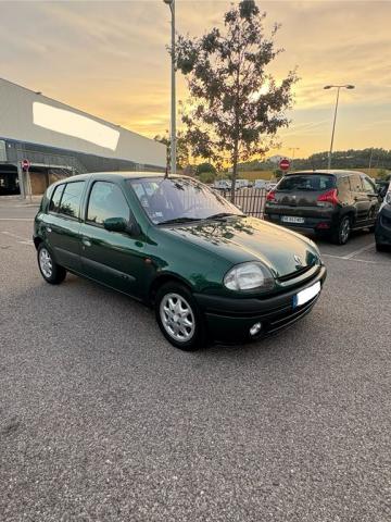 Renault Clio image 9