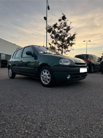 Renault Clio image 2
