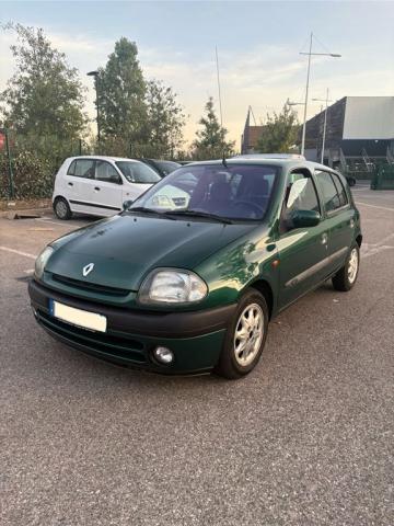 Renault Clio image 8