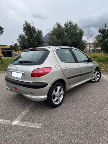 Peugeot 206 image 4