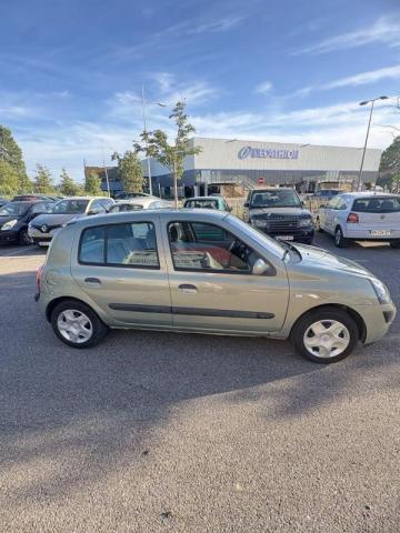 Renault Clio image 9