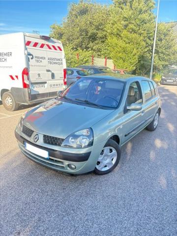 Renault Clio image 2