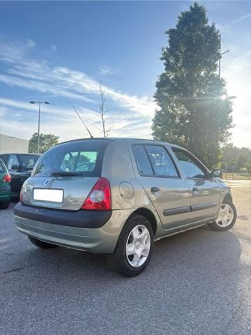 Renault Clio image 8