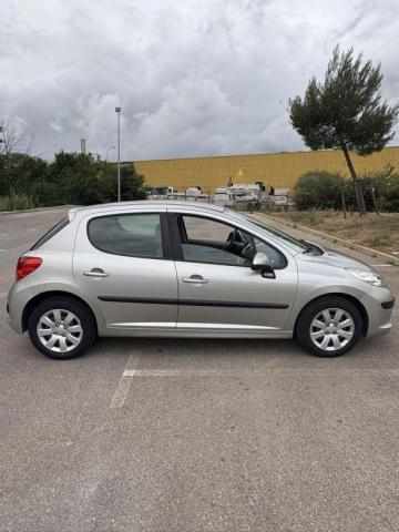 Peugeot 207 image 8