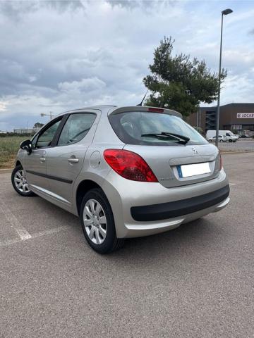 Peugeot 207 image 1