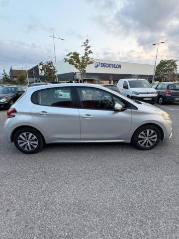Peugeot 208 image 3