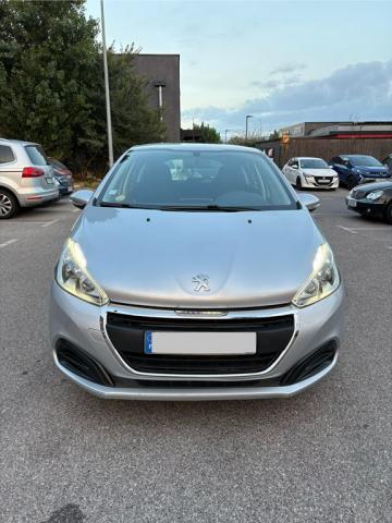 Peugeot 208 image 2