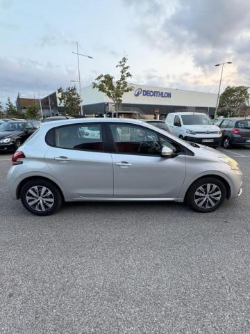 Peugeot 208 image 6