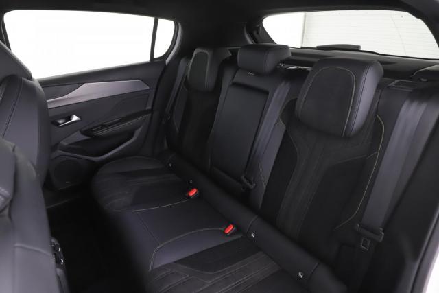 Peugeot 308 image 2