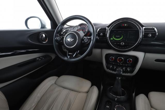 Mini Clubman image 2
